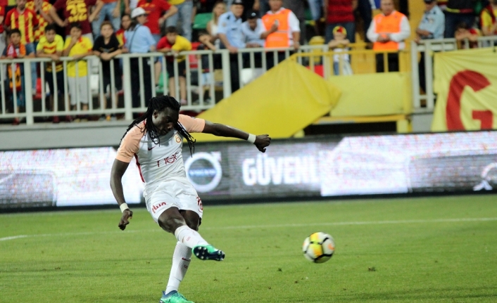 Gomis tarihe geçti