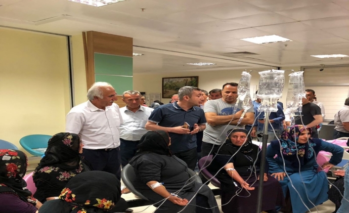 73 kişi yemekten zehirlendi