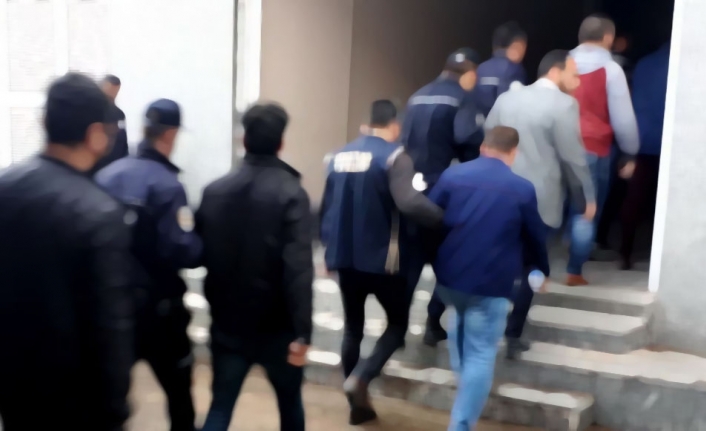 10 kişiye terörden gözaltı