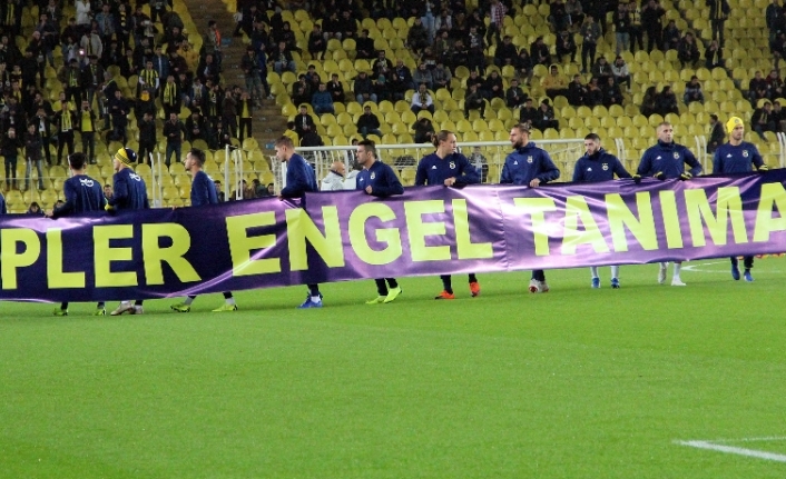 Fenerbahçe’den anlamlı pankart