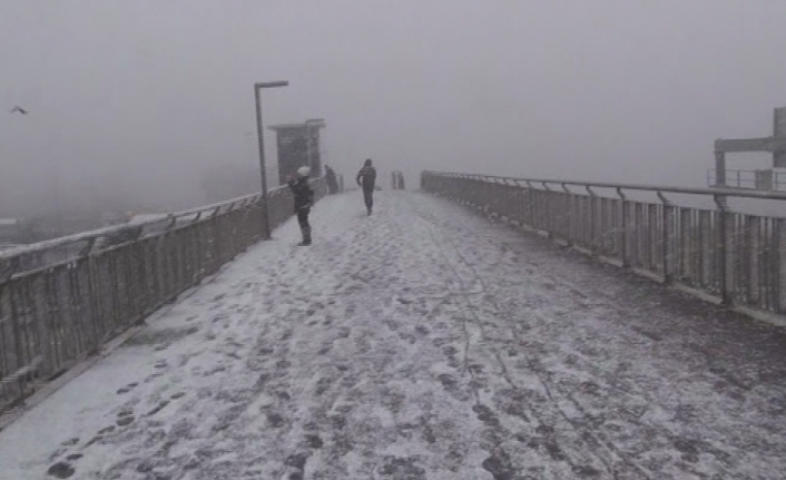 İstanbul’da kar süprizi