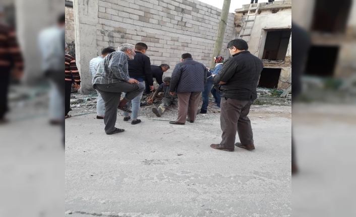 Mersin’de inşaat iskelesi çöktü: 4 yaralı