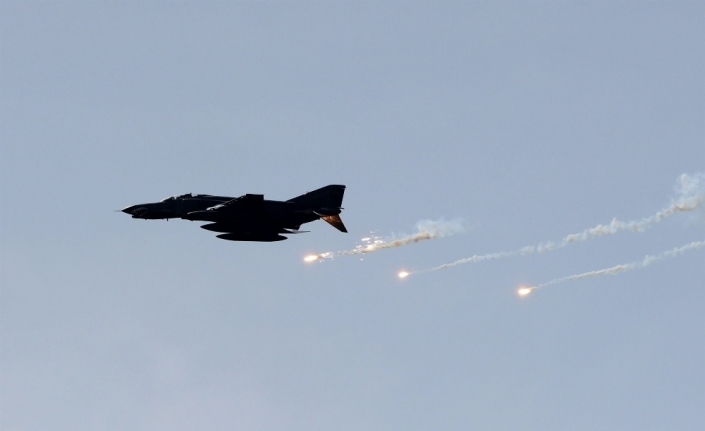 İftar vakti bomba yağdırdılar "10 Filistinli hayatını kaybetti"