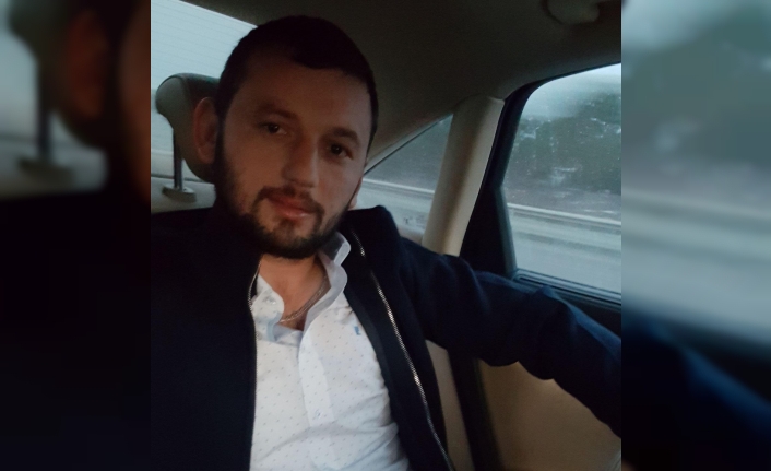 İş adamı hareket halindeki otomobilde kafasına sıktı