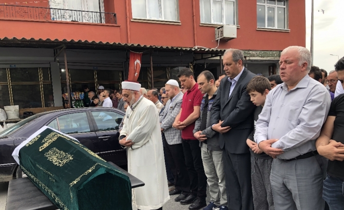 İstinat duvarının altında can veren Fatih Göztepe toprağa verildi