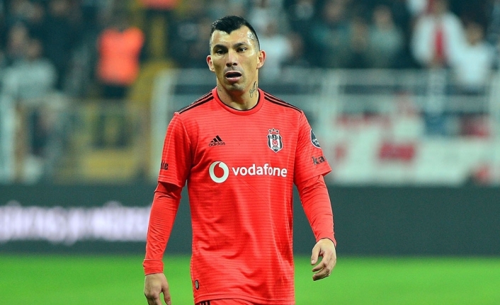 Medel’den Beşiktaş camiasına veda mesajı