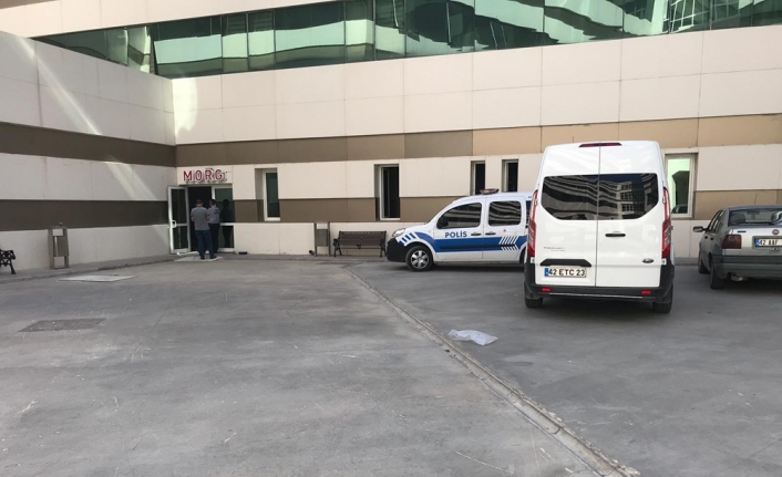 Tartıştığı eşini eşarpla boğarak öldürdü