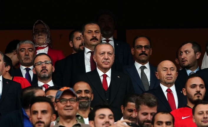 Cumhurbaşkanı Erdoğan, Milli Takımı yalnız bırakmadı