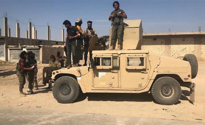 Suriye Milli Ordusu Rasulayn'da ABD zırhlı aracını ele geçirdi