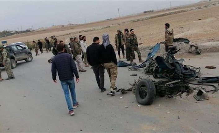 Bombalı araçla saldırı girişimi TSK'nın yol kontrol noktasıyla önlendi