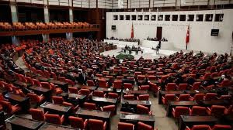 Libya tezkeresi Meclis'ten geçti