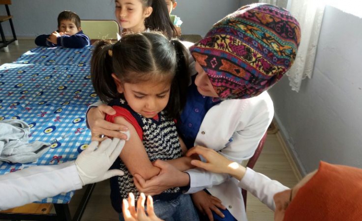 Koronavirus Nedeniyle Bu Yil Ilk Kez Milyonlarca Cocuk Okul Yerine Aile Hekimliklerinde Asi Olacak