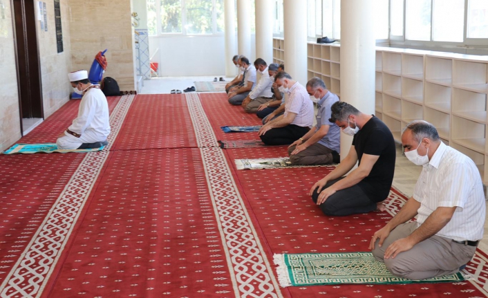 20 yaş altı ve 65 yaş üstü cuma namazı kılabilecek mi?