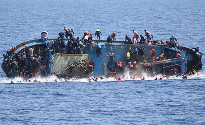 Akdeniz'de göçmen botu battı: '100'den fazla ölü'