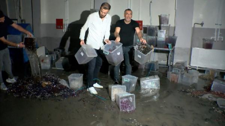 Ankara'da fabrikası su basan vatandaş feryat etti