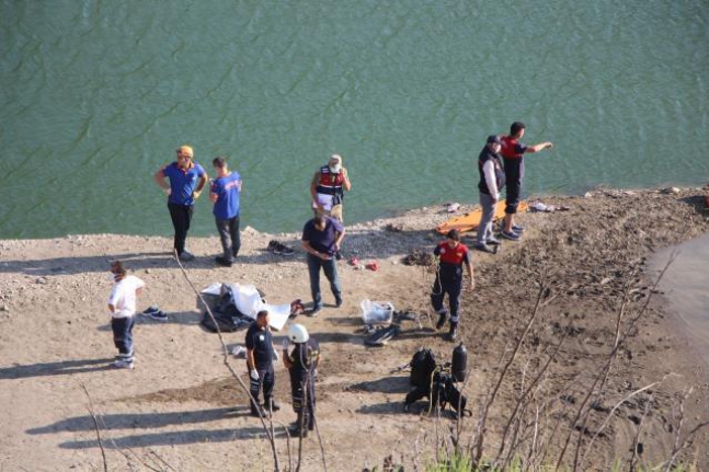 Serinlemek için suya girip kaybolan 5 kişilik aileden hepsinin cesetlerine ulaşıldı