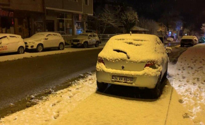 İstanbul'a kar yağdı, Meteoroloji'den birçok ile uyarı