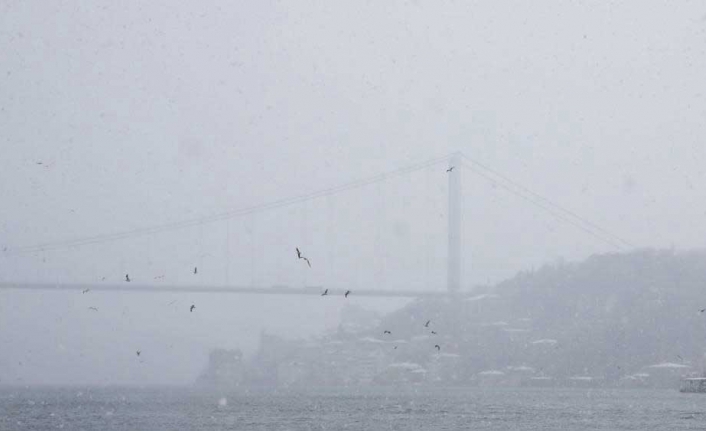 İstanbul Boğazı’nda geçişler çift yönlü olarak kapatıldı