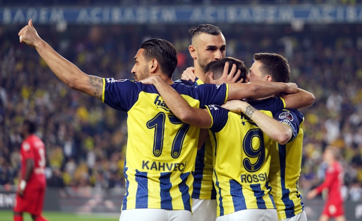 Fenerbahçe, Gaziantep'i 3 golle geçti