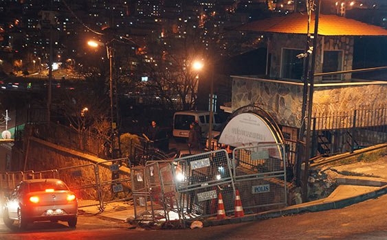 Polis merkezine saldırı girişimi: Bir saldırgan vuruldu
